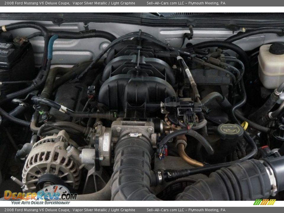 2008 Ford Mustang V6 Deluxe Coupe Vapor Silver Metallic / Light Graphite Photo #31