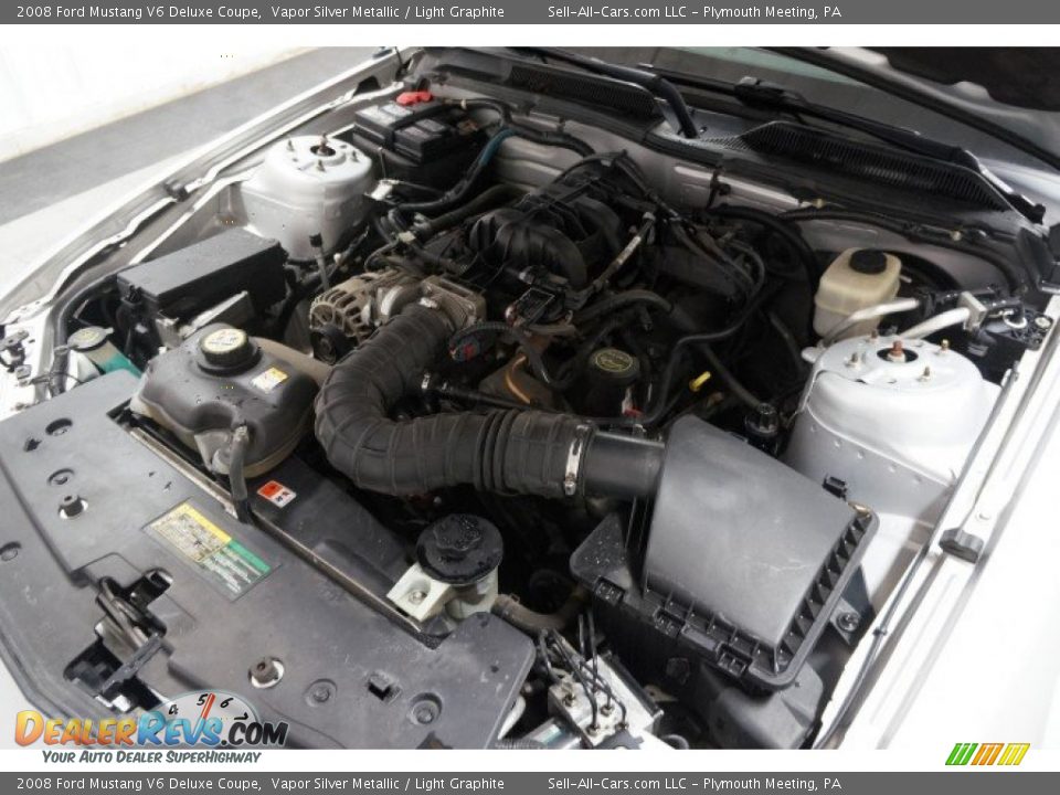 2008 Ford Mustang V6 Deluxe Coupe Vapor Silver Metallic / Light Graphite Photo #33