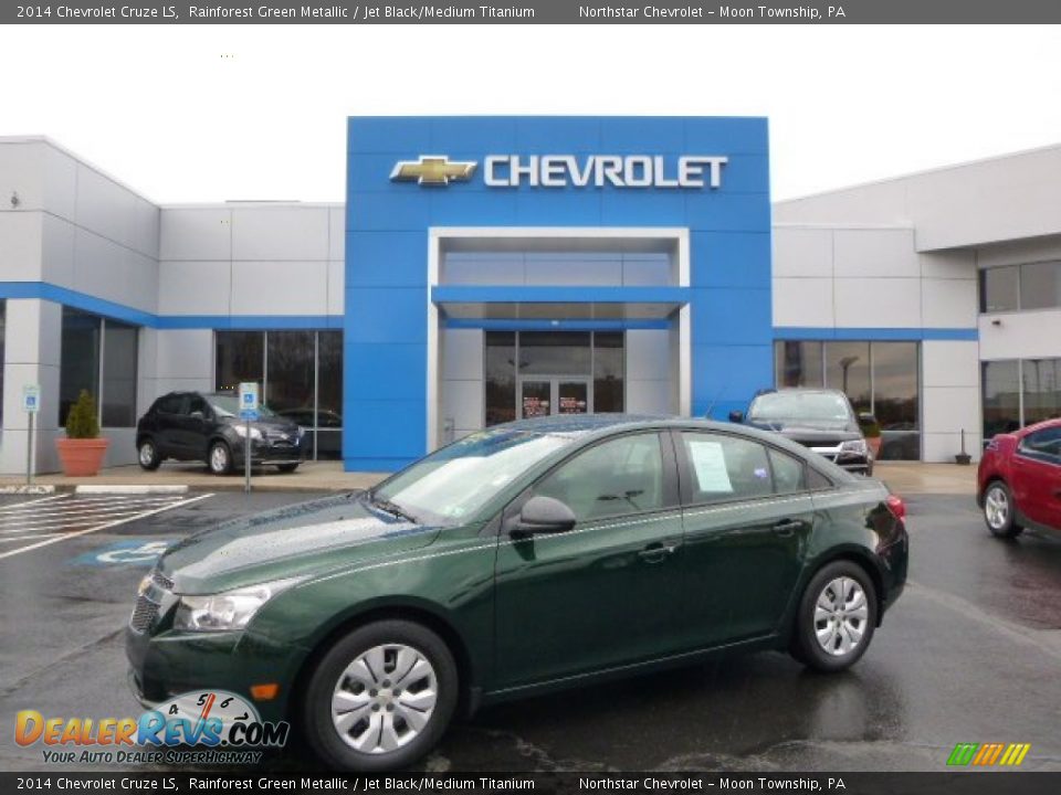 Front 3/4 View of 2014 Chevrolet Cruze LS Photo #1