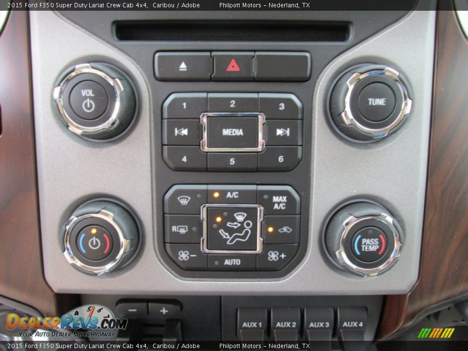 Controls of 2015 Ford F350 Super Duty Lariat Crew Cab 4x4 Photo #30