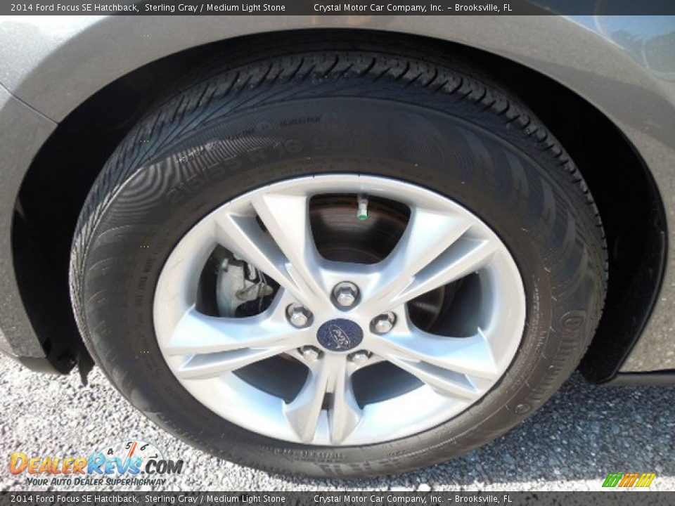 2014 Ford Focus SE Hatchback Sterling Gray / Medium Light Stone Photo #15