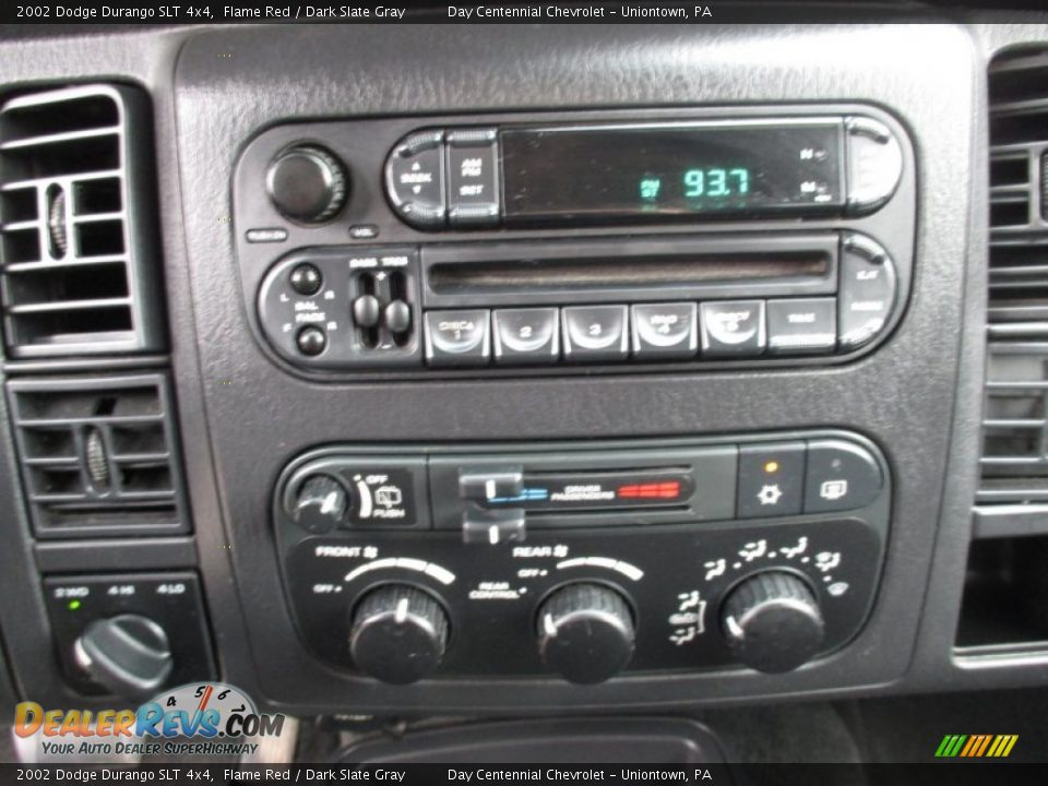 Controls of 2002 Dodge Durango SLT 4x4 Photo #34