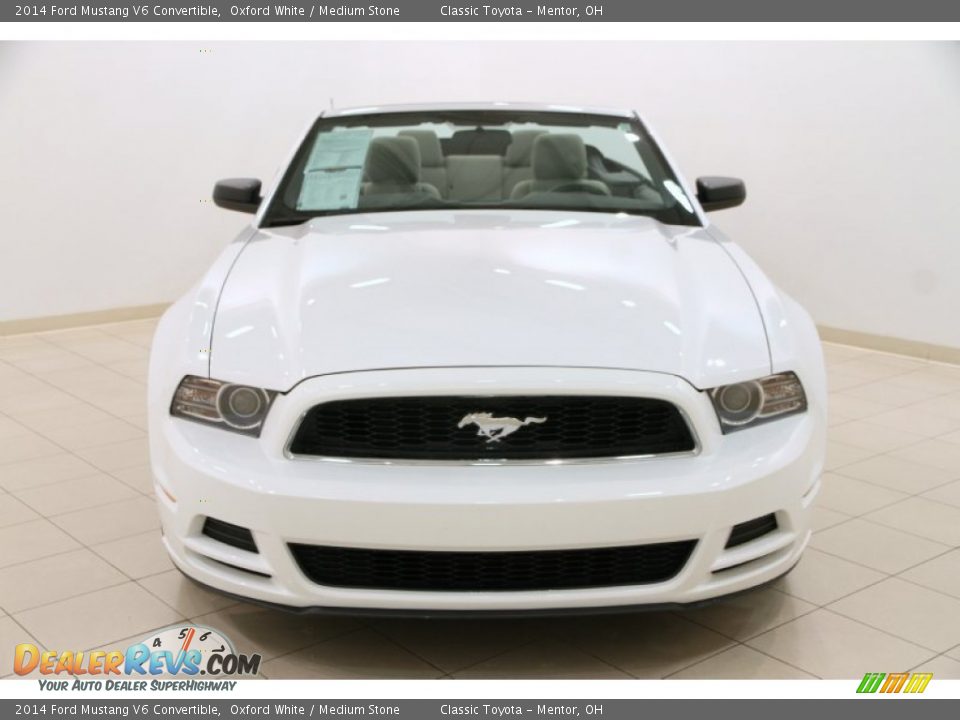 2014 Ford Mustang V6 Convertible Oxford White / Medium Stone Photo #2