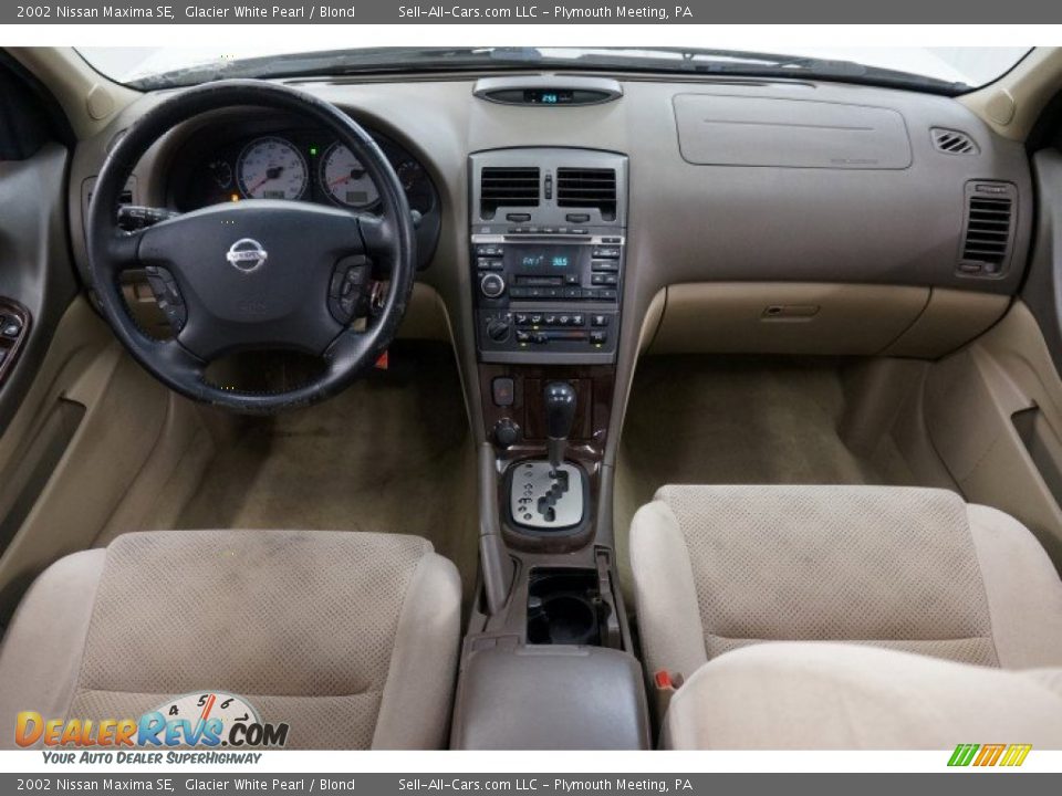 Blond Interior - 2002 Nissan Maxima SE Photo #30