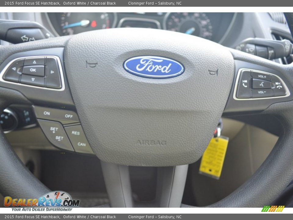 2015 Ford Focus SE Hatchback Oxford White / Charcoal Black Photo #14