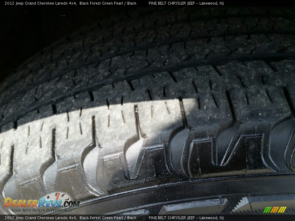 2012 Jeep Grand Cherokee Laredo 4x4 Black Forest Green Pearl / Black Photo #25