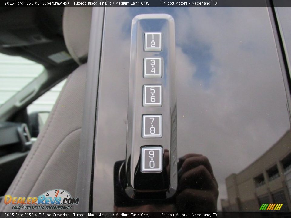2015 Ford F150 XLT SuperCrew 4x4 Tuxedo Black Metallic / Medium Earth Gray Photo #15