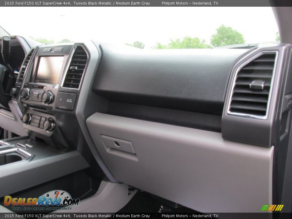 2015 Ford F150 XLT SuperCrew 4x4 Tuxedo Black Metallic / Medium Earth Gray Photo #20