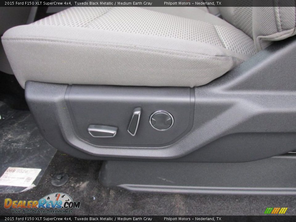 2015 Ford F150 XLT SuperCrew 4x4 Tuxedo Black Metallic / Medium Earth Gray Photo #26