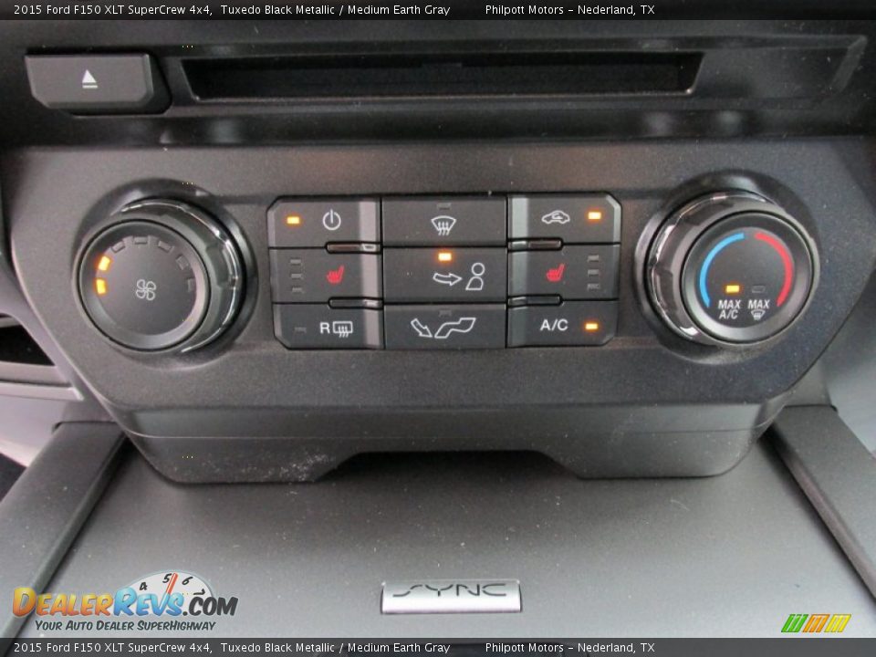 2015 Ford F150 XLT SuperCrew 4x4 Tuxedo Black Metallic / Medium Earth Gray Photo #31