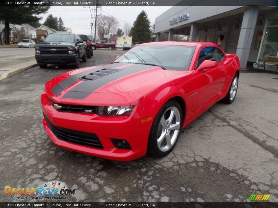 Front 3/4 View of 2015 Chevrolet Camaro SS Coupe Photo #1