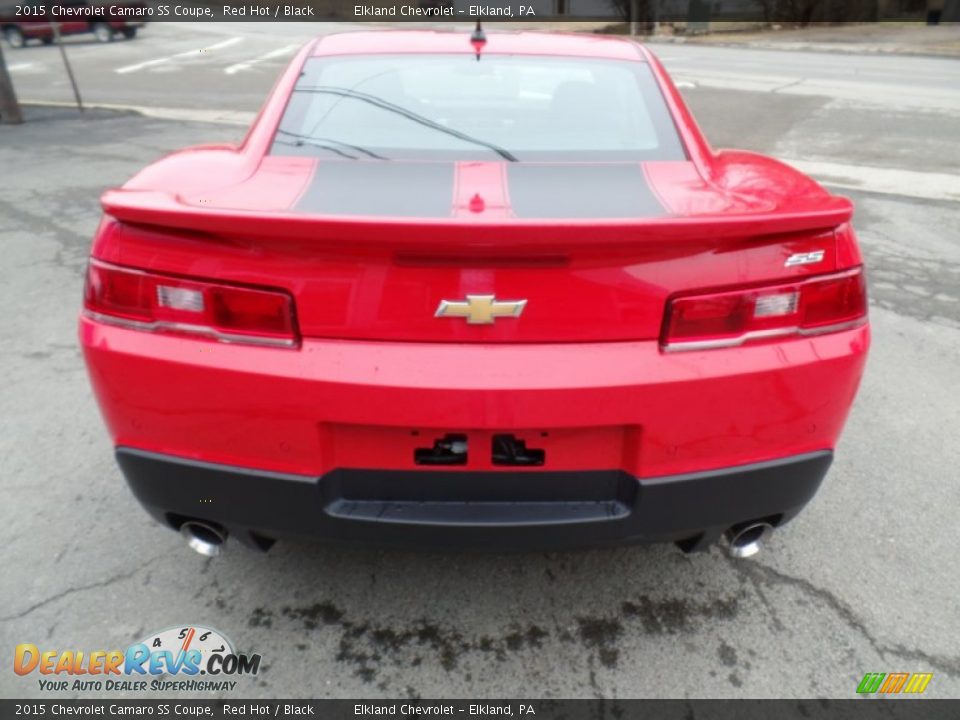 Exhaust of 2015 Chevrolet Camaro SS Coupe Photo #6