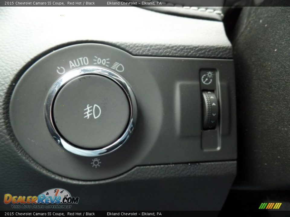 Controls of 2015 Chevrolet Camaro SS Coupe Photo #23