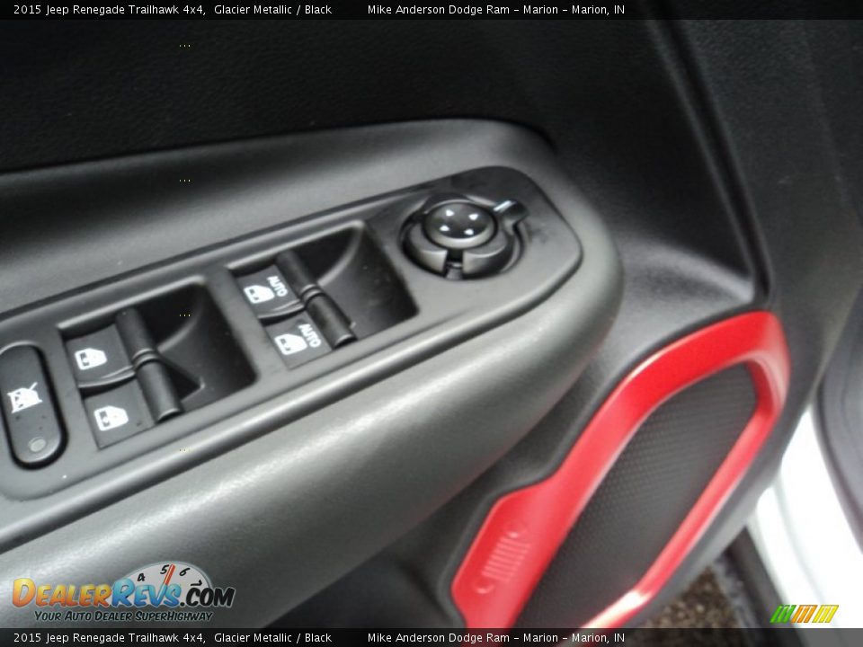 2015 Jeep Renegade Trailhawk 4x4 Glacier Metallic / Black Photo #11