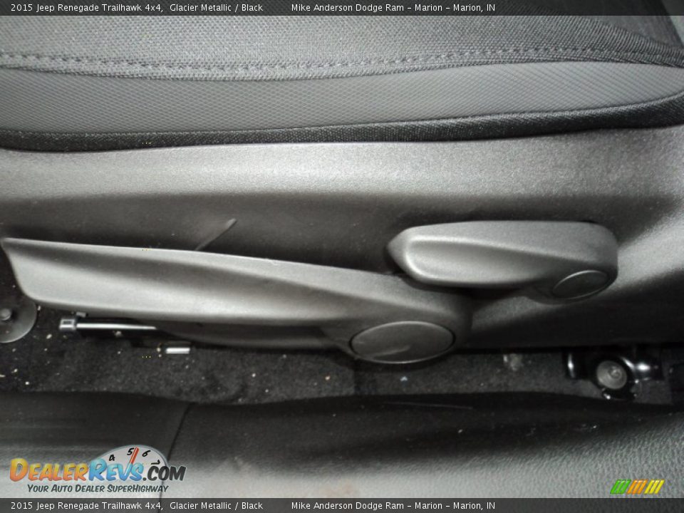 2015 Jeep Renegade Trailhawk 4x4 Glacier Metallic / Black Photo #13