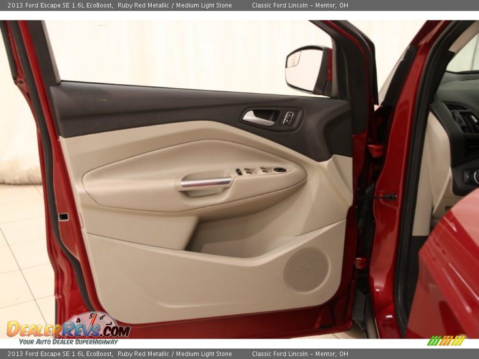 2013 Ford Escape SE 1.6L EcoBoost Ruby Red Metallic / Medium Light Stone Photo #4