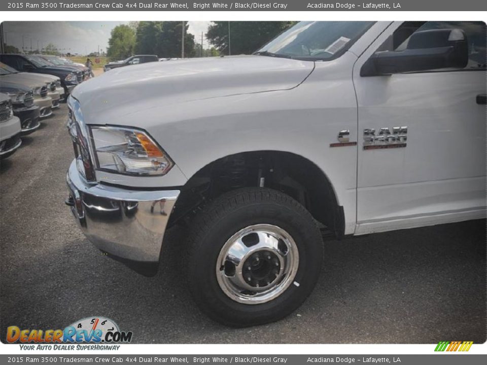 2015 Ram 3500 Tradesman Crew Cab 4x4 Dual Rear Wheel Bright White / Black/Diesel Gray Photo #3