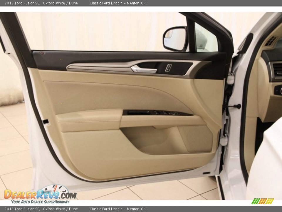 2013 Ford Fusion SE Oxford White / Dune Photo #4