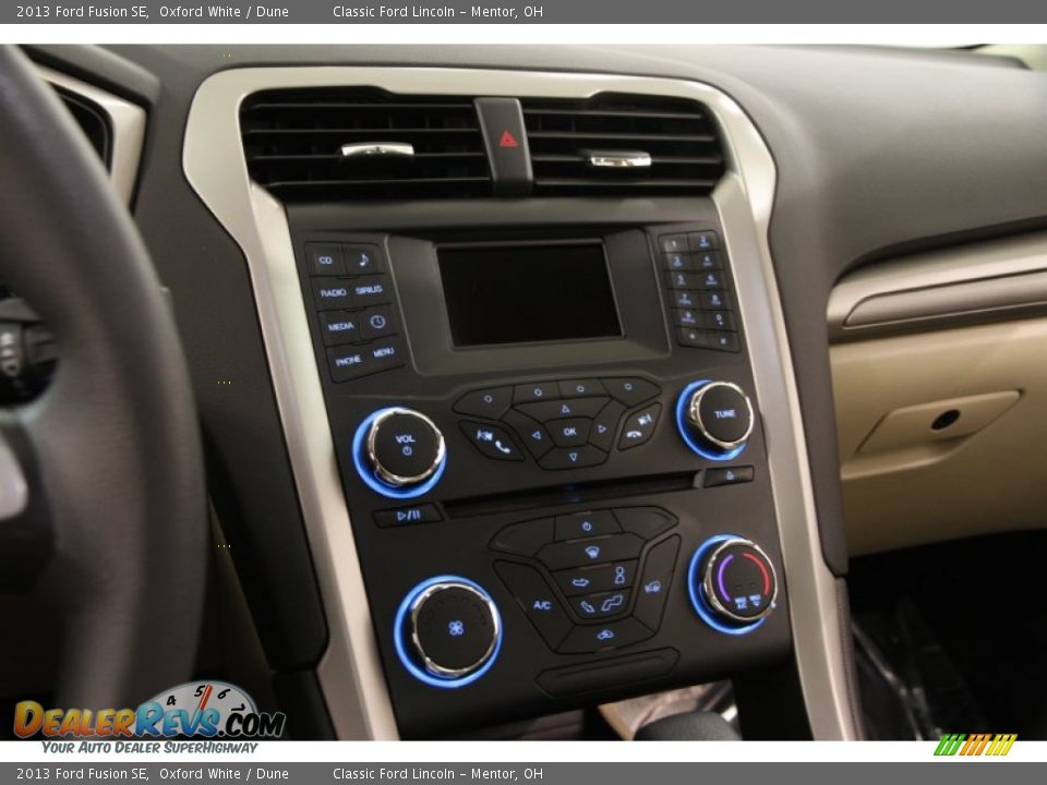 2013 Ford Fusion SE Oxford White / Dune Photo #8