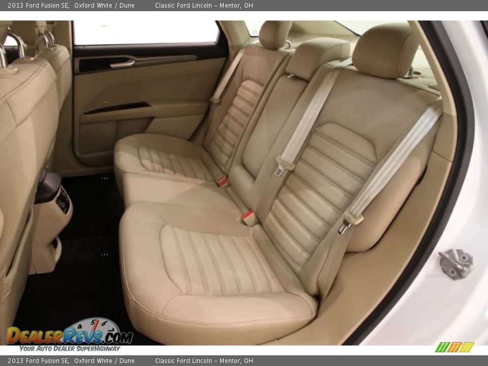 2013 Ford Fusion SE Oxford White / Dune Photo #12