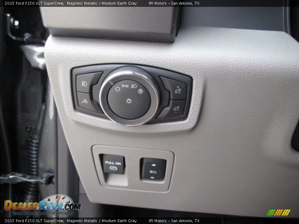 2015 Ford F150 XLT SuperCrew Magnetic Metallic / Medium Earth Gray Photo #17