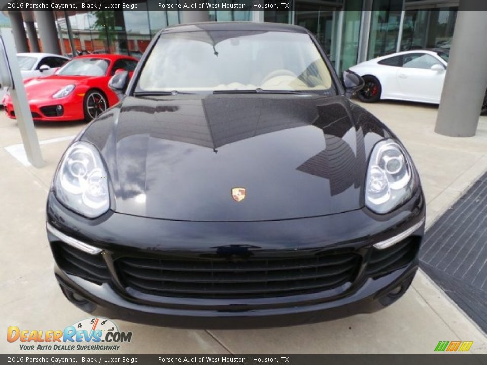 Black 2016 Porsche Cayenne  Photo #2