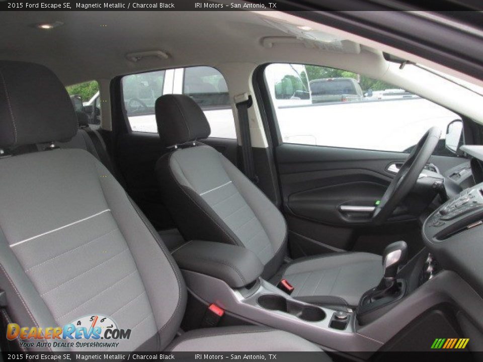 2015 Ford Escape SE Magnetic Metallic / Charcoal Black Photo #18