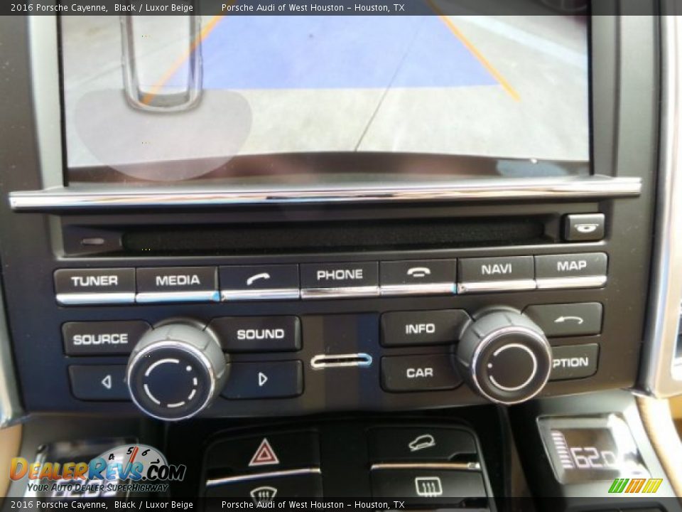 Controls of 2016 Porsche Cayenne  Photo #21