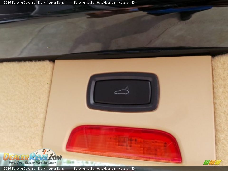 2016 Porsche Cayenne Black / Luxor Beige Photo #30