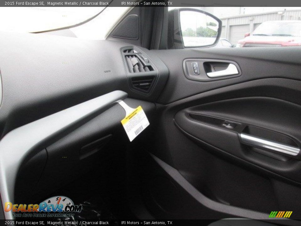 2015 Ford Escape SE Magnetic Metallic / Charcoal Black Photo #32
