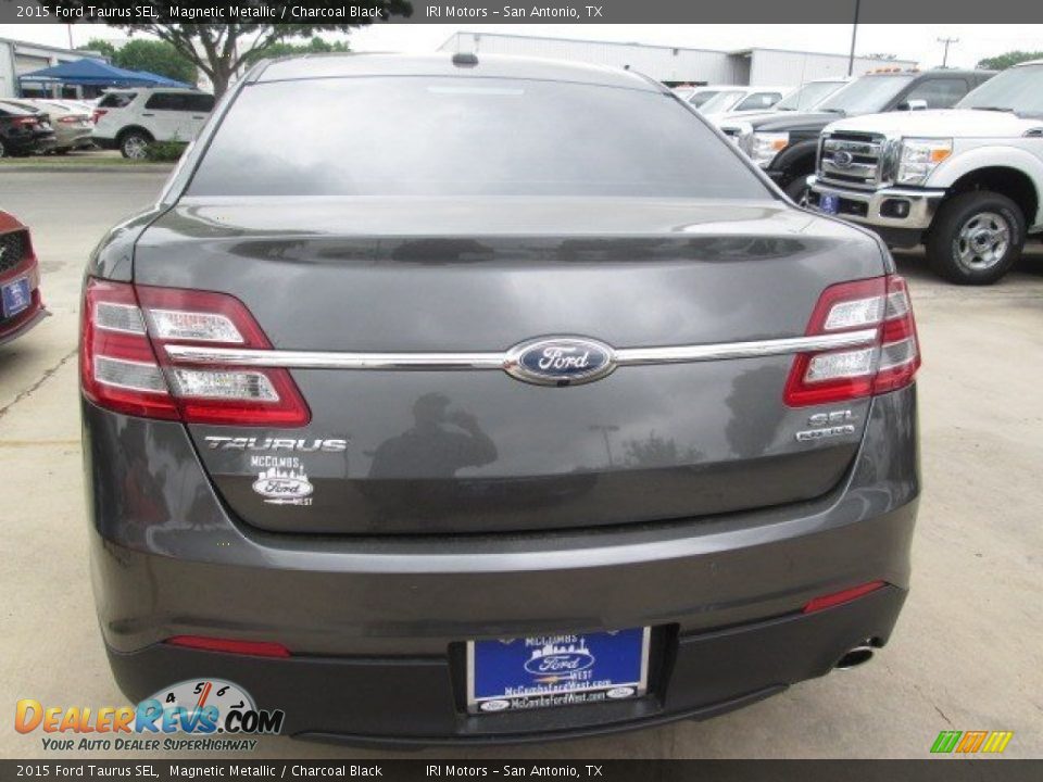 2015 Ford Taurus SEL Magnetic Metallic / Charcoal Black Photo #9