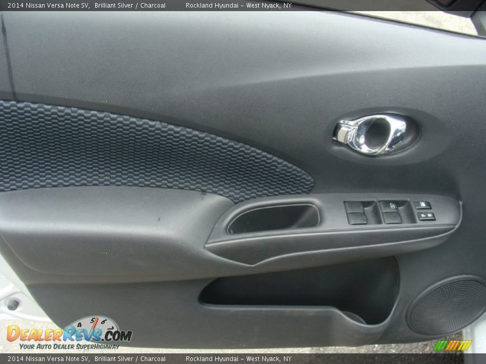 2014 Nissan Versa Note SV Brilliant Silver / Charcoal Photo #7