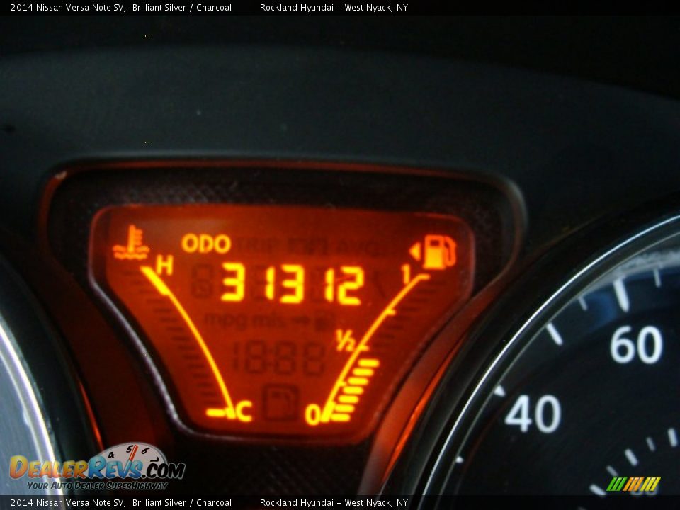 2014 Nissan Versa Note SV Brilliant Silver / Charcoal Photo #16