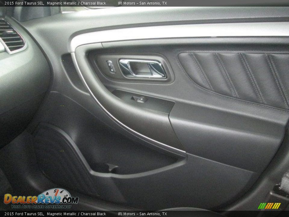2015 Ford Taurus SEL Magnetic Metallic / Charcoal Black Photo #36