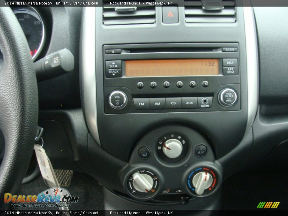 2014 Nissan Versa Note SV Brilliant Silver / Charcoal Photo #17