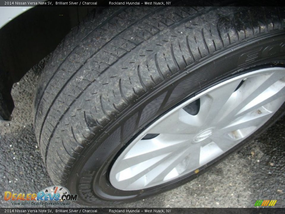 2014 Nissan Versa Note SV Brilliant Silver / Charcoal Photo #27