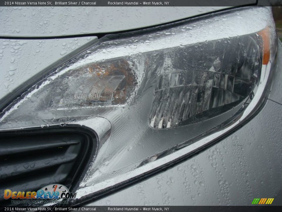2014 Nissan Versa Note SV Brilliant Silver / Charcoal Photo #29