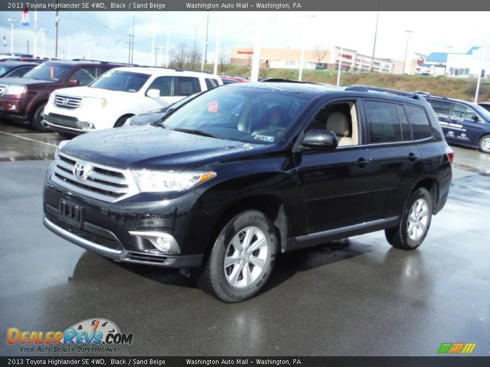 Front 3/4 View of 2013 Toyota Highlander SE 4WD Photo #5