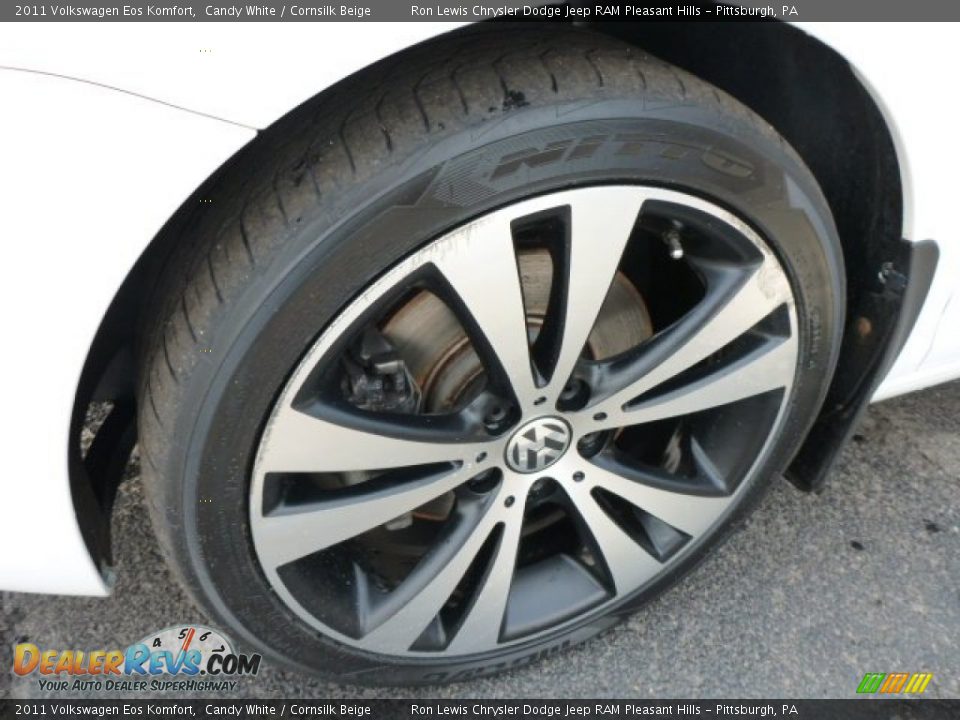 2011 Volkswagen Eos Komfort Candy White / Cornsilk Beige Photo #7