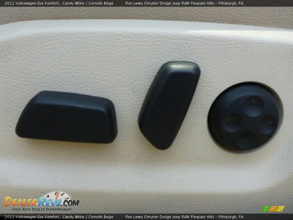 2011 Volkswagen Eos Komfort Candy White / Cornsilk Beige Photo #12