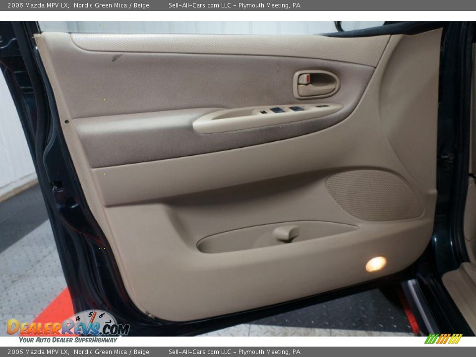 Door Panel of 2006 Mazda MPV LX Photo #12