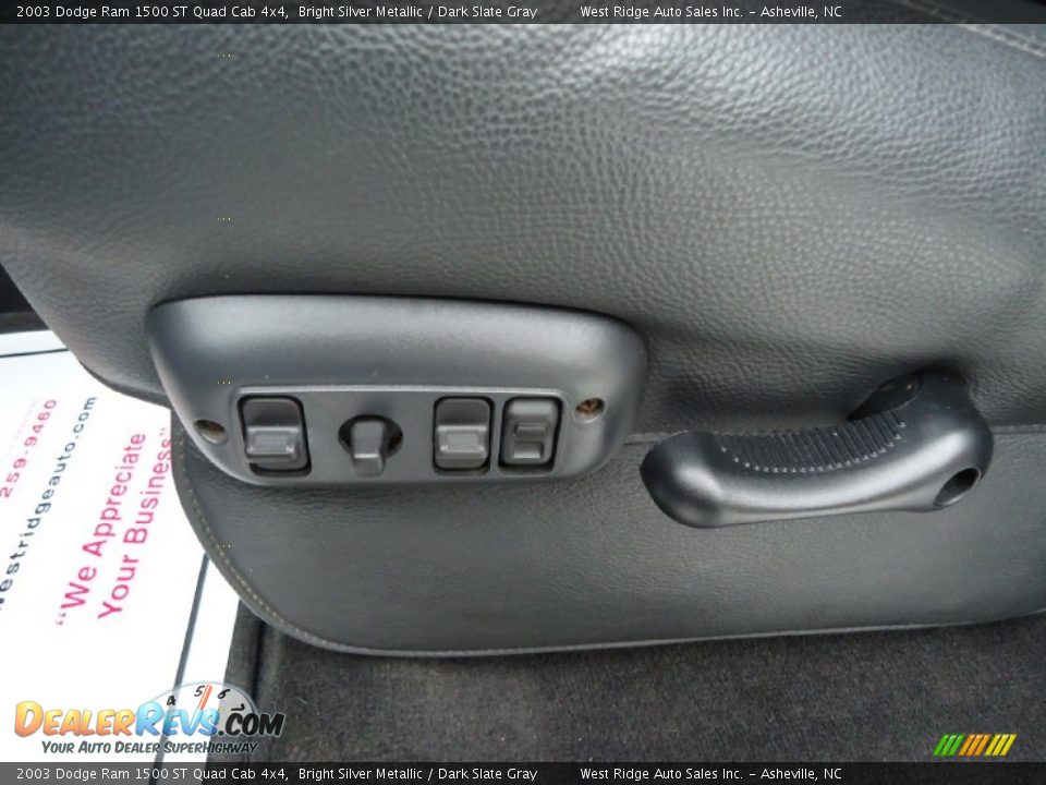 Controls of 2003 Dodge Ram 1500 ST Quad Cab 4x4 Photo #19