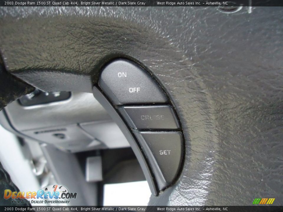 Controls of 2003 Dodge Ram 1500 ST Quad Cab 4x4 Photo #21