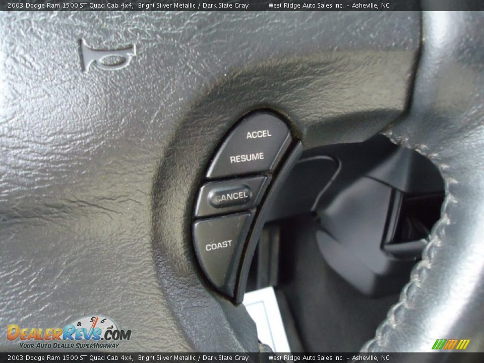 Controls of 2003 Dodge Ram 1500 ST Quad Cab 4x4 Photo #22