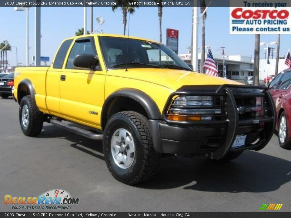 2003 Chevrolet S10 ZR2 Extended Cab 4x4 Yellow / Graphite Photo #1