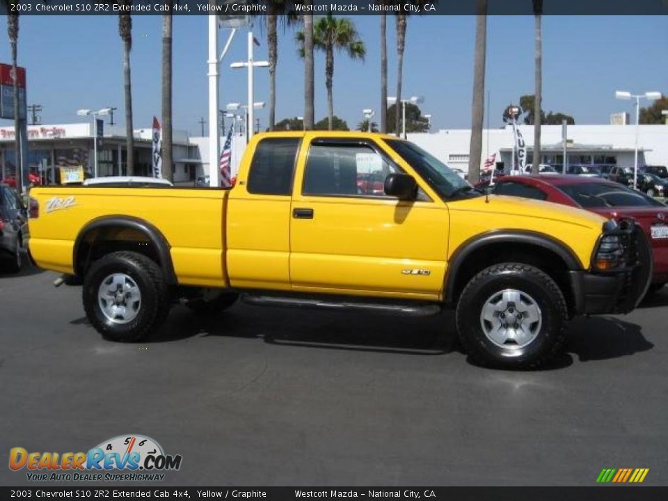 2003 Chevrolet S10 ZR2 Extended Cab 4x4 Yellow / Graphite Photo #3