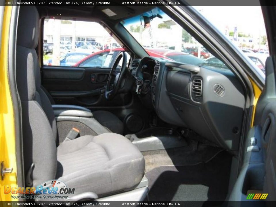 2003 Chevrolet S10 ZR2 Extended Cab 4x4 Yellow / Graphite Photo #8