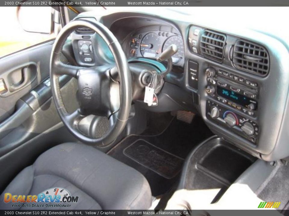 2003 Chevrolet S10 ZR2 Extended Cab 4x4 Yellow / Graphite Photo #10