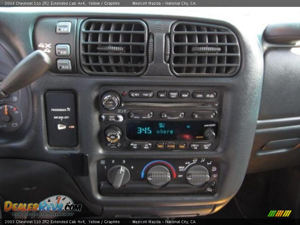 2003 Chevrolet S10 ZR2 Extended Cab 4x4 Yellow / Graphite Photo #13