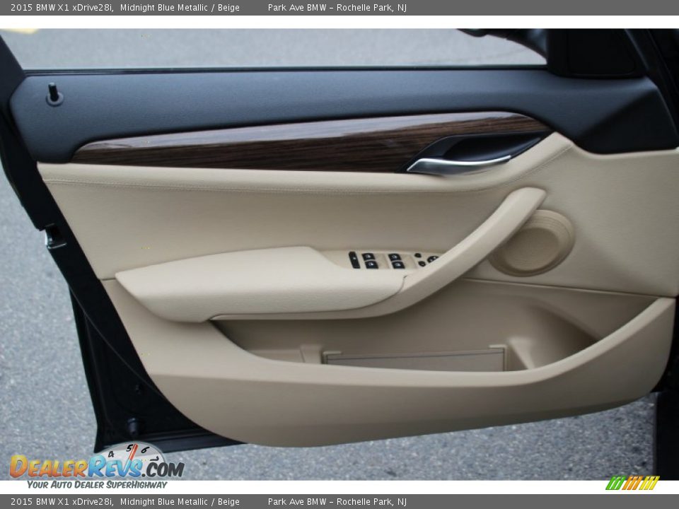 Door Panel of 2015 BMW X1 xDrive28i Photo #8
